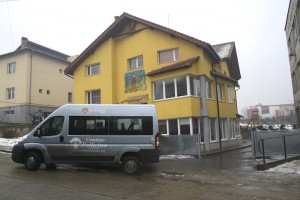 Casa Pollicino e pulmino a Petrosani in Romania