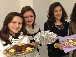 Le ragazze che hanno organizzato il "Teaparty" in ufficio dell'Associazione Pollicino