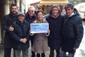 La consegna dell'assegno